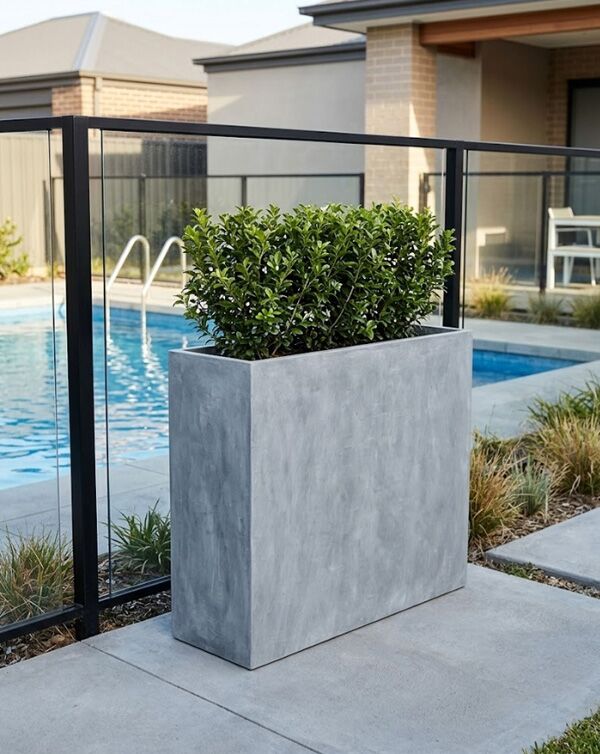Milano Concrete Tall Trough - Image 5