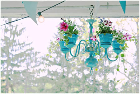 Image Credit: http://diyshowoff.com/2013/06/11/chandelier-planter-tutorial-2/2/