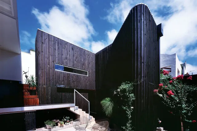 Belmont Street Residence: an oblique view of the rear elevation. Image Credit: Murray Fredericks