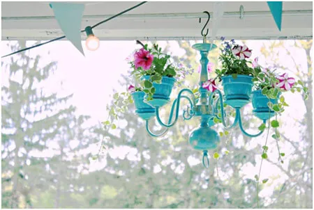 Image Credit: http://diyshowoff.com/2013/06/11/chandelier-planter-tutorial-2/2/