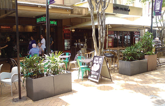 Plant Pot Outdoor Dining - Urban Streetscape Design