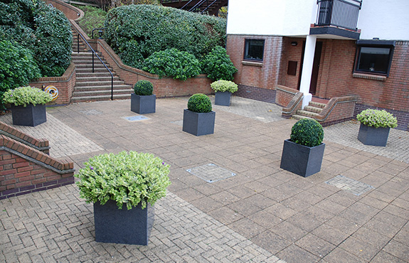 IOTA-Projects-Seaview-Bay-granite-planters-12