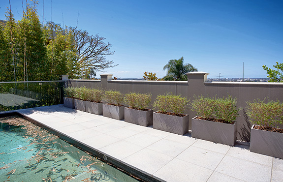 brisbane-pool-venice-planters-4