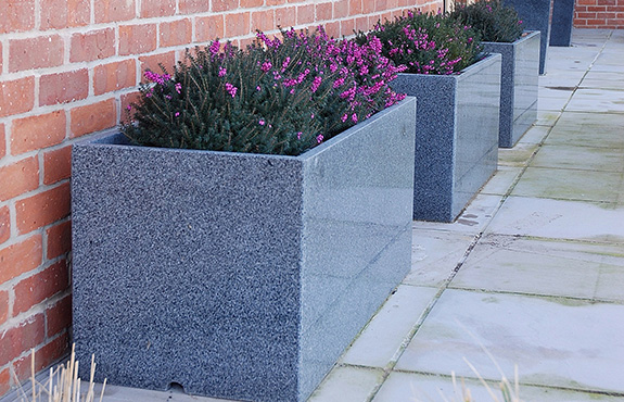 park-house-hotel-granite-planters-4